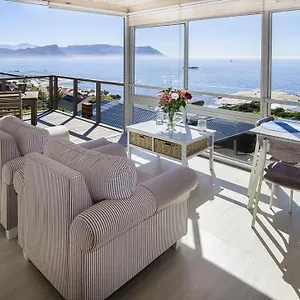 Apartment Penguins View, Simonʼs Town